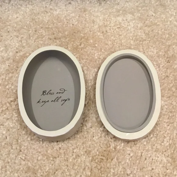 Willow Tree “Angel of Prayer” Prayer/Keepsake Box - Picture 6 of 10